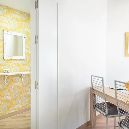 Apartamento Entrenucleos Dos Hermanas Exterior foto