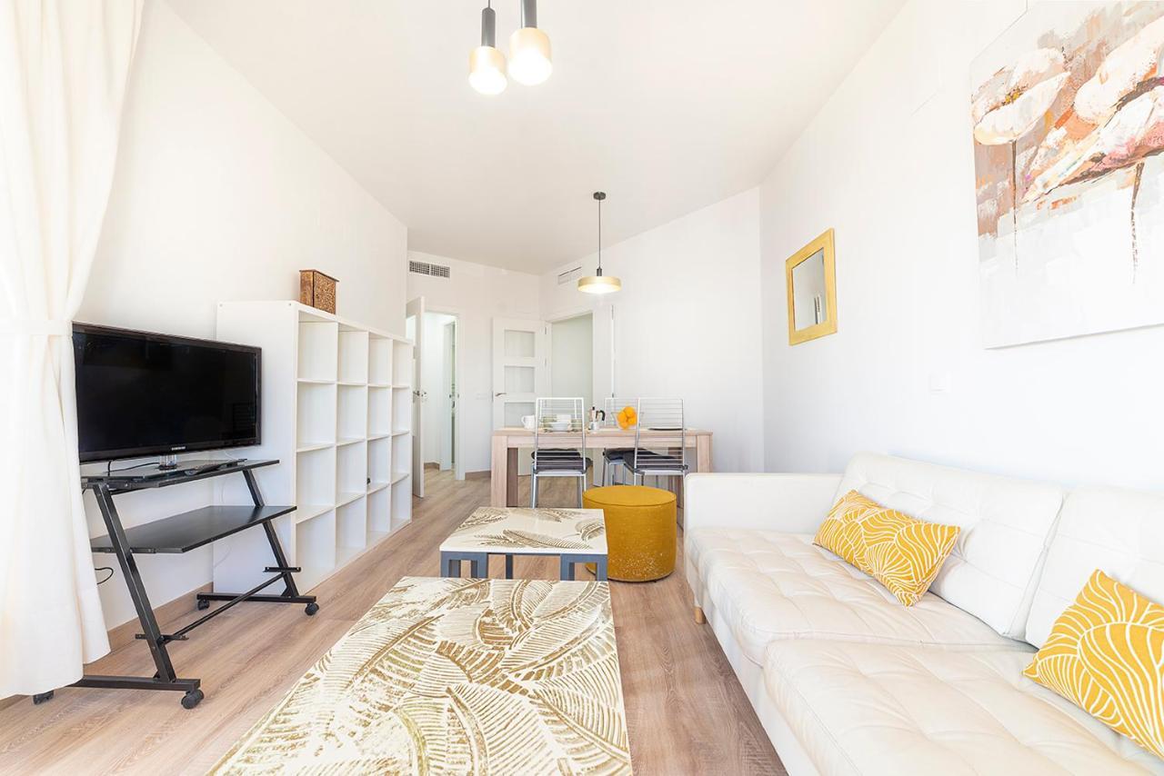 Apartment Entrenucleos Dos Hermanas